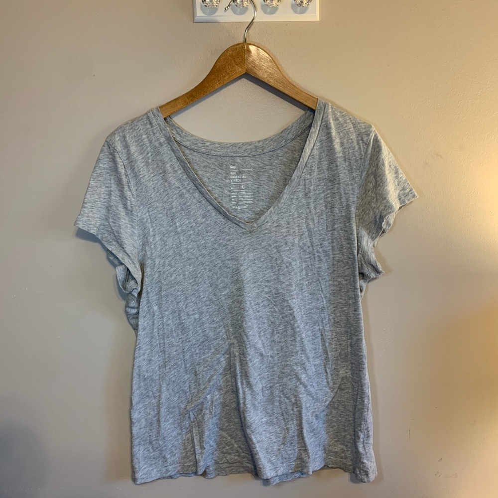 Gap grey v neck tee